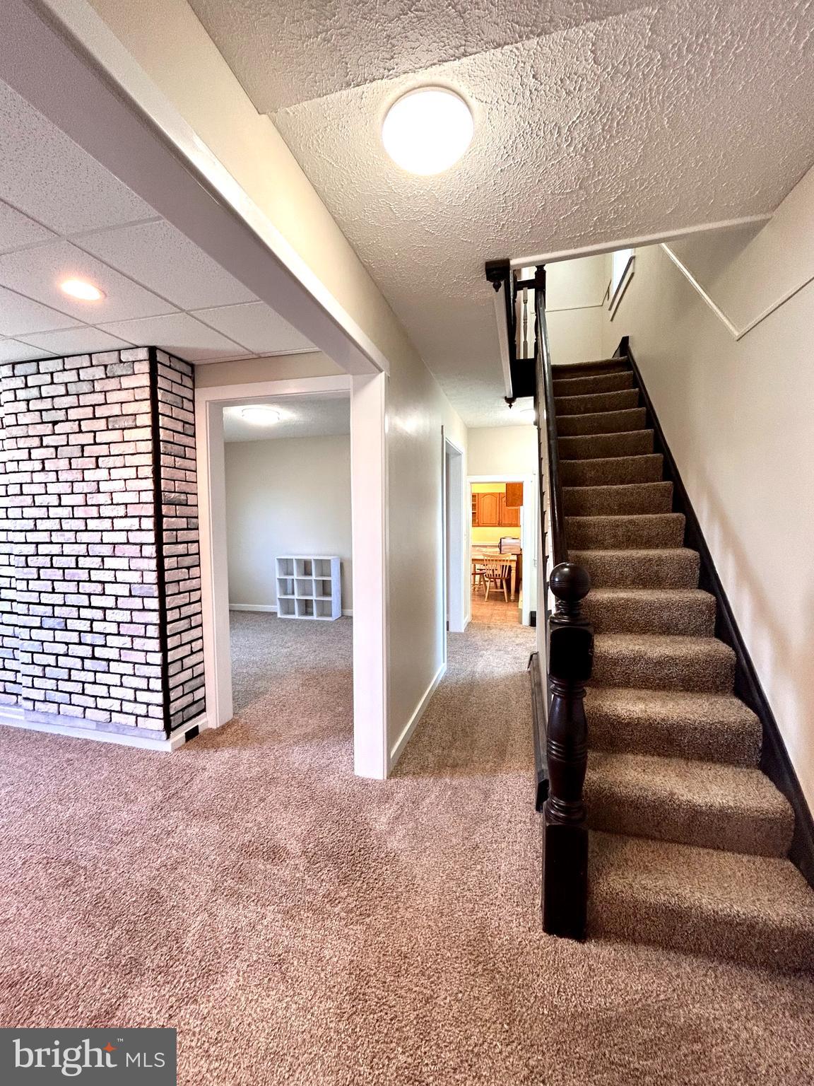 ABINGDON ESTATES - Residential Lease