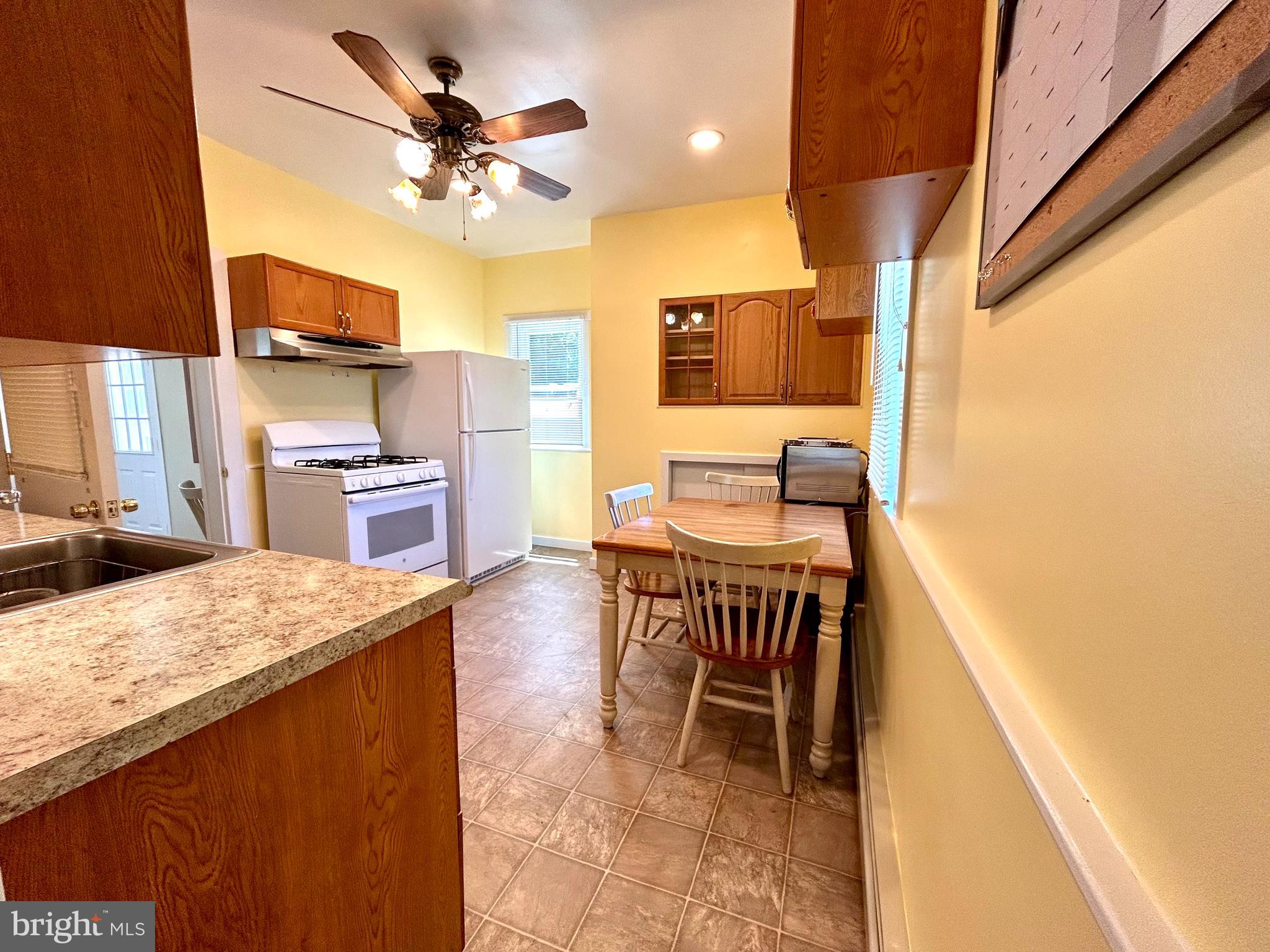 ABINGDON ESTATES - Residential Lease