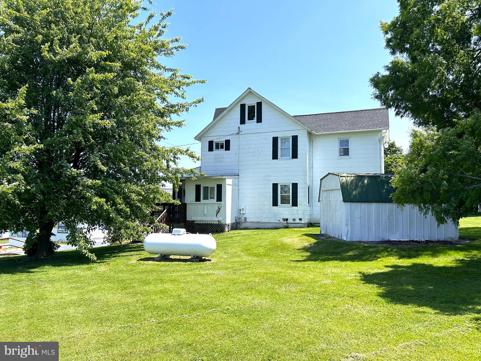 ABINGDON ESTATES - Residential Lease