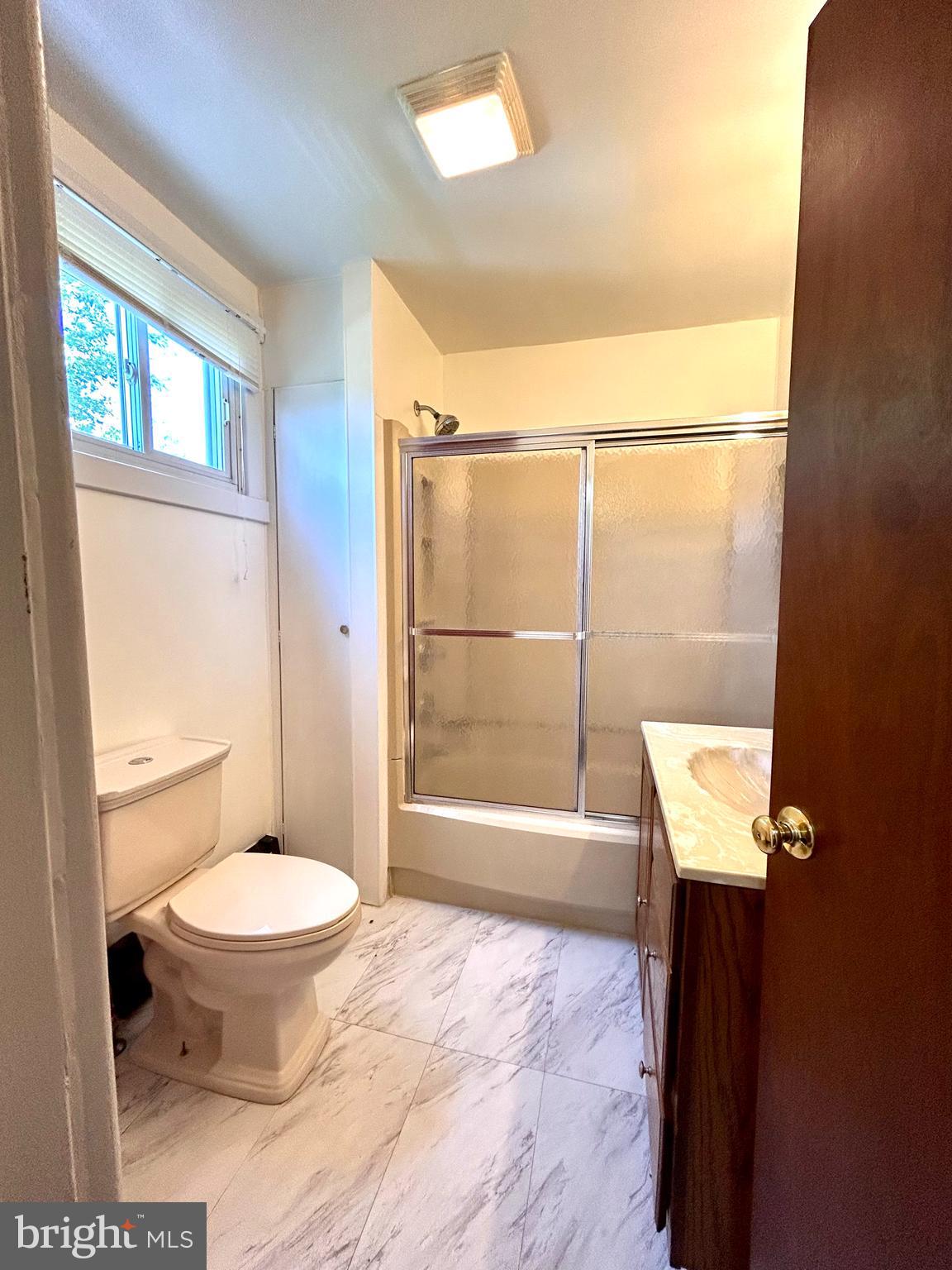 ABINGDON ESTATES - Residential Lease