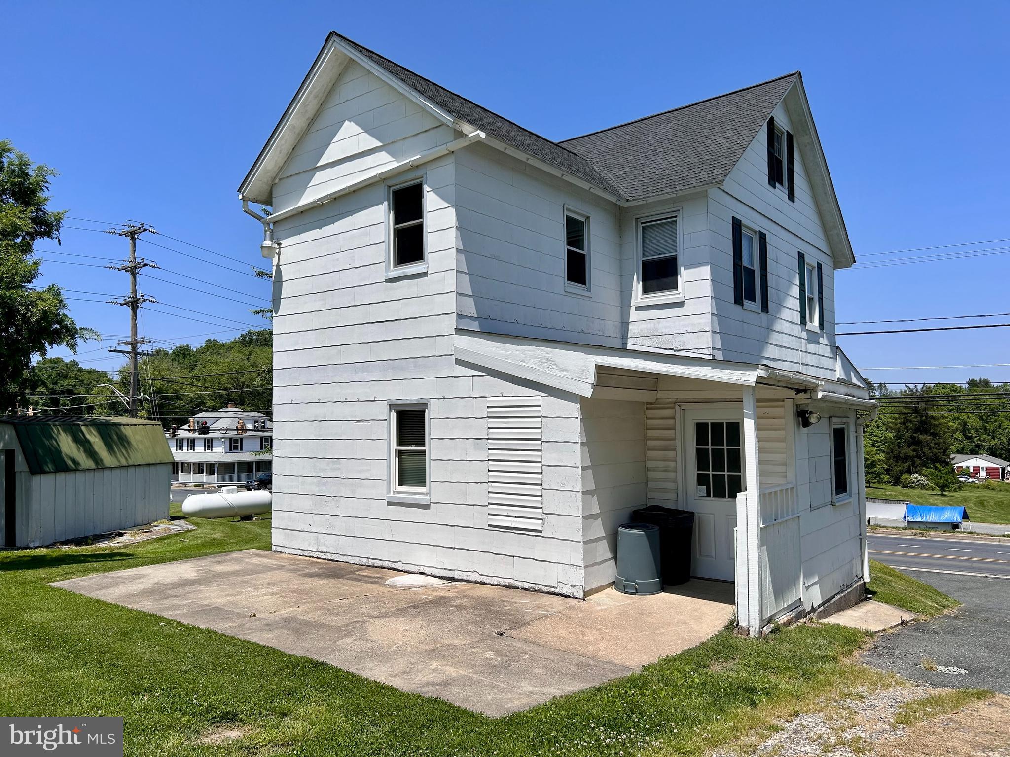 ABINGDON ESTATES - Residential Lease