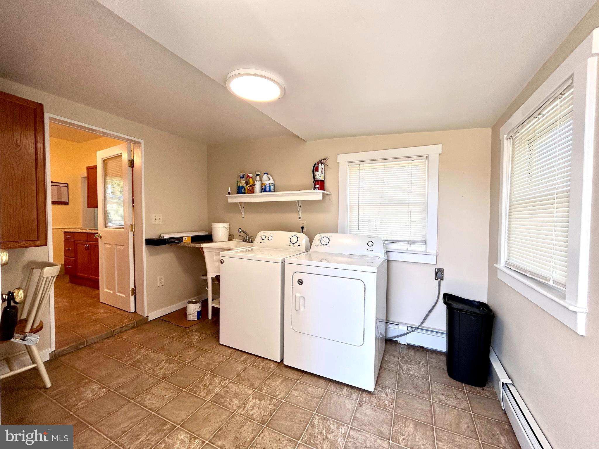 ABINGDON ESTATES - Residential Lease