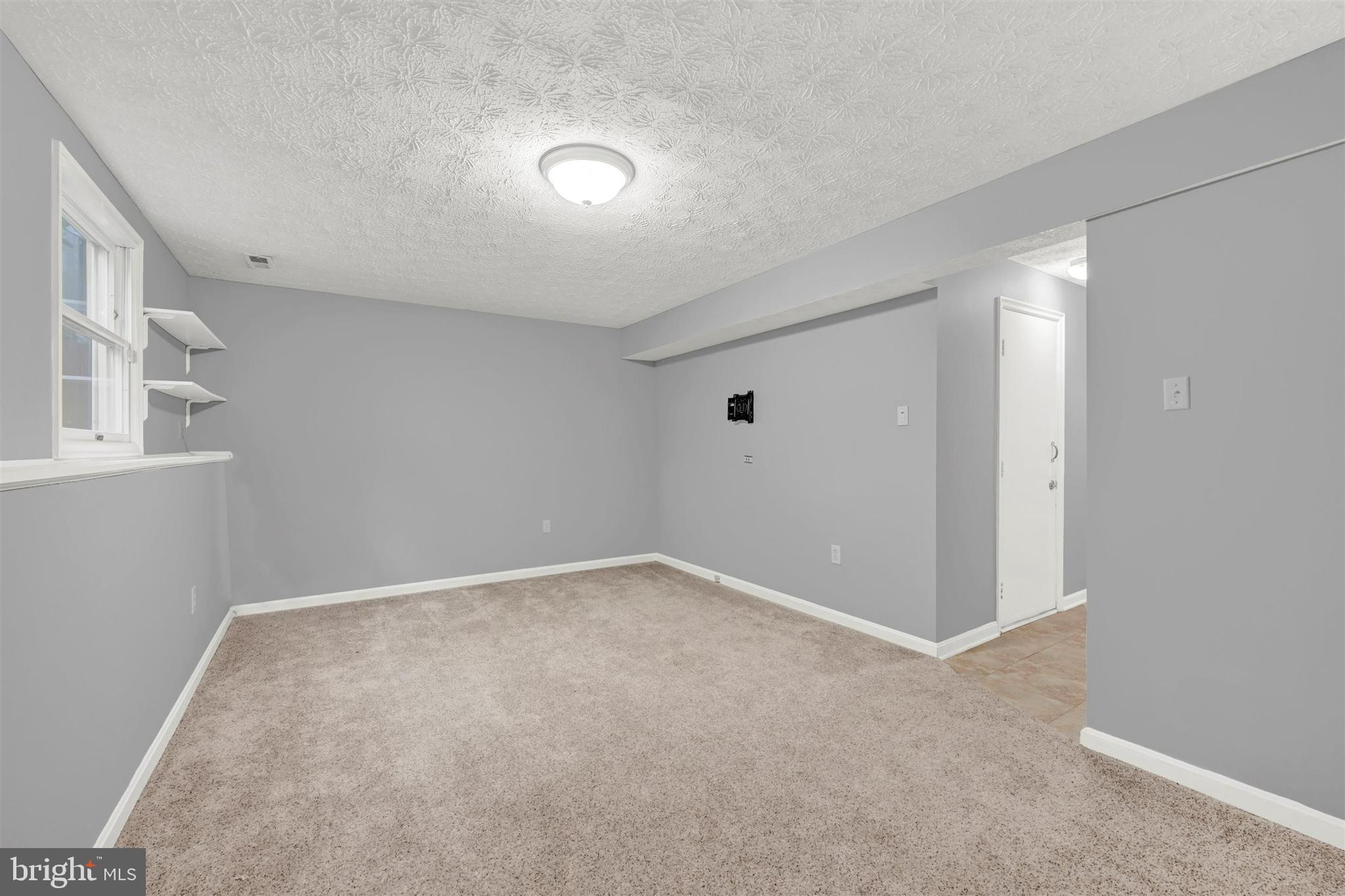 KINGS MEADE - Residential Lease