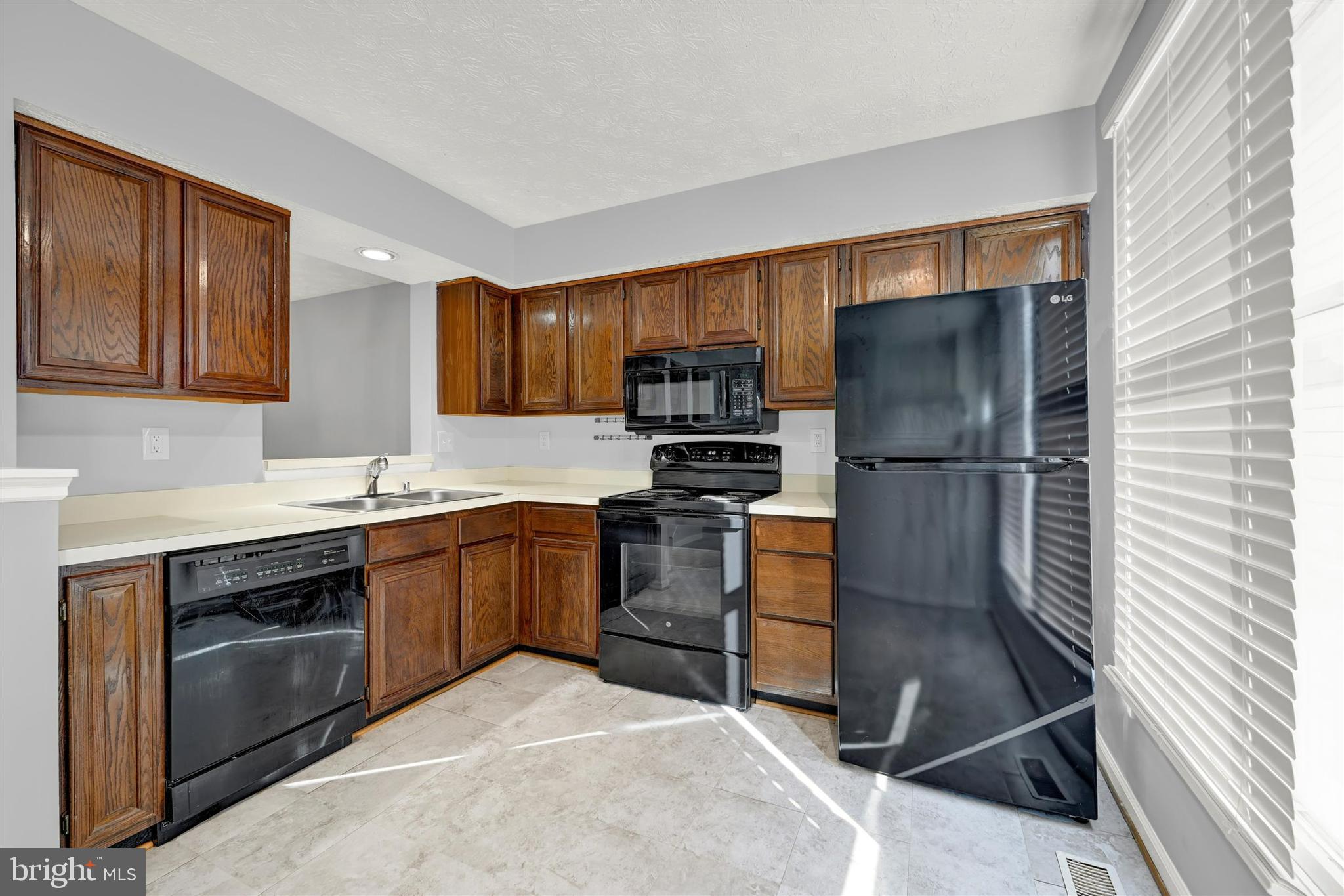 KINGS MEADE - Residential Lease