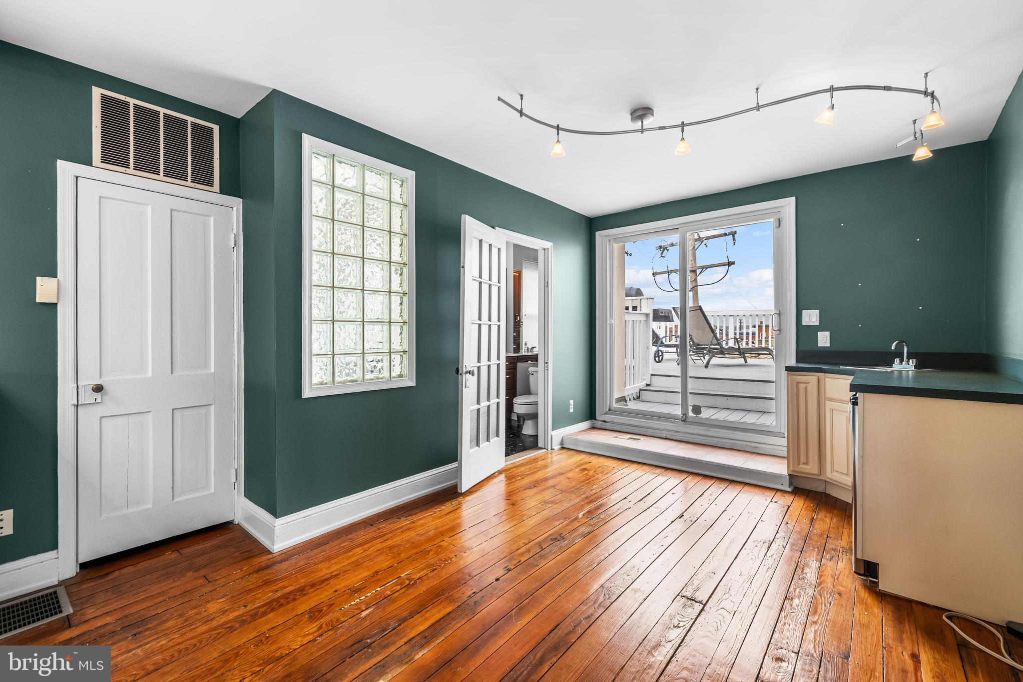 BUTCHERS HILL - Residential