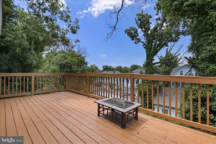 GARWYN OAKS - Residential