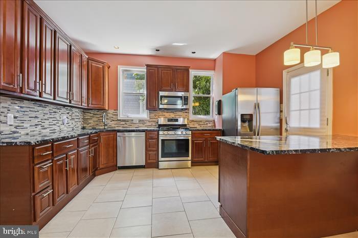 GARWYN OAKS - Residential