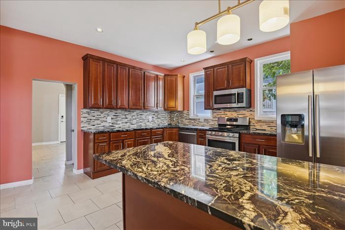 GARWYN OAKS - Residential