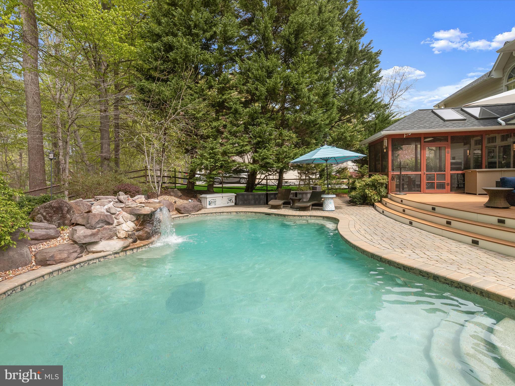 SOUTH RIVER COLONY - Residential