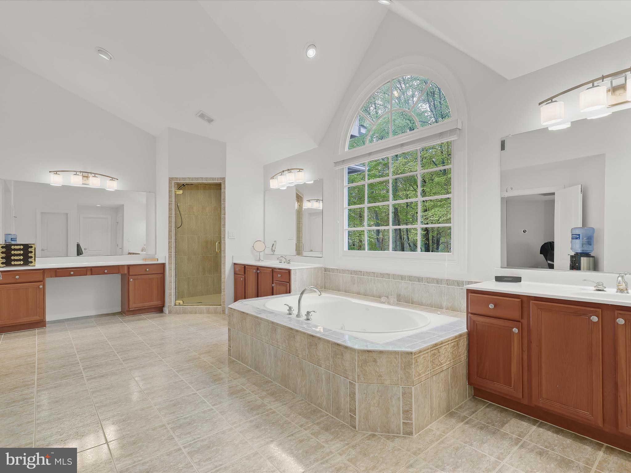 SOUTH RIVER COLONY - Residential