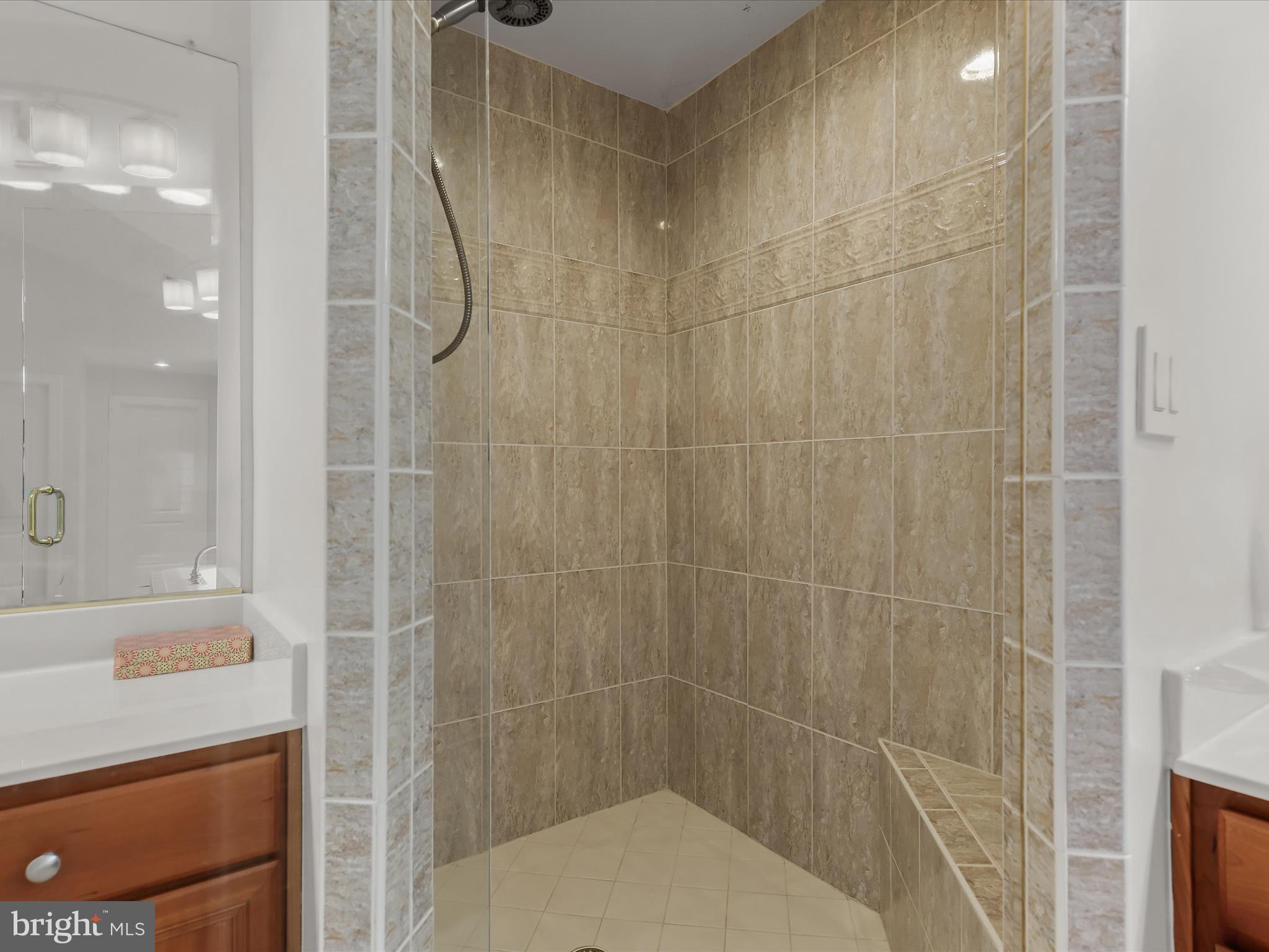 SOUTH RIVER COLONY - Residential