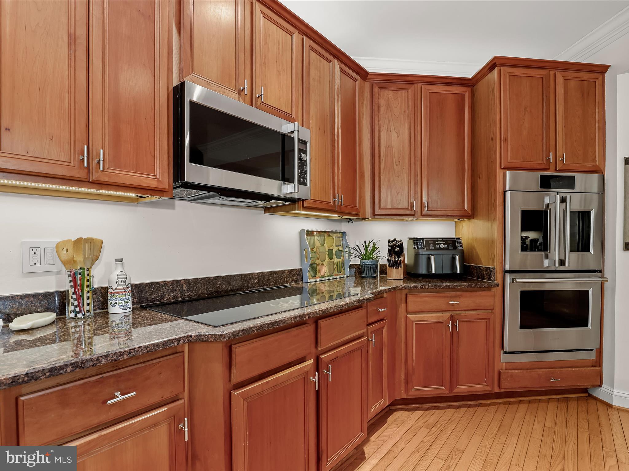 SOUTH RIVER COLONY - Residential