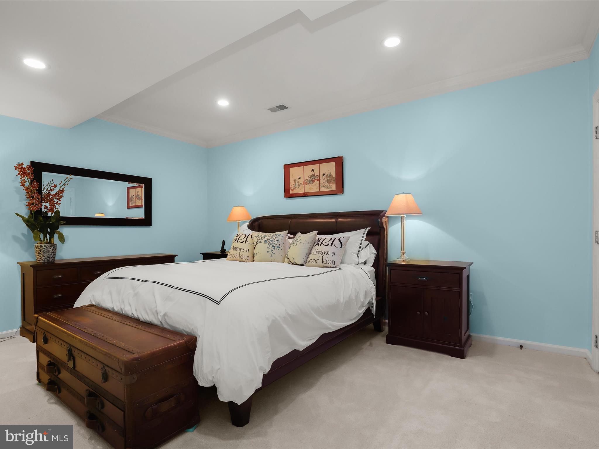 SOUTH RIVER COLONY - Residential