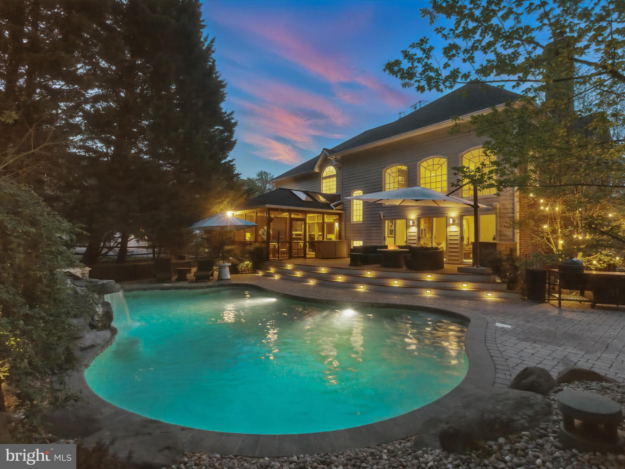 SOUTH RIVER COLONY - Residential