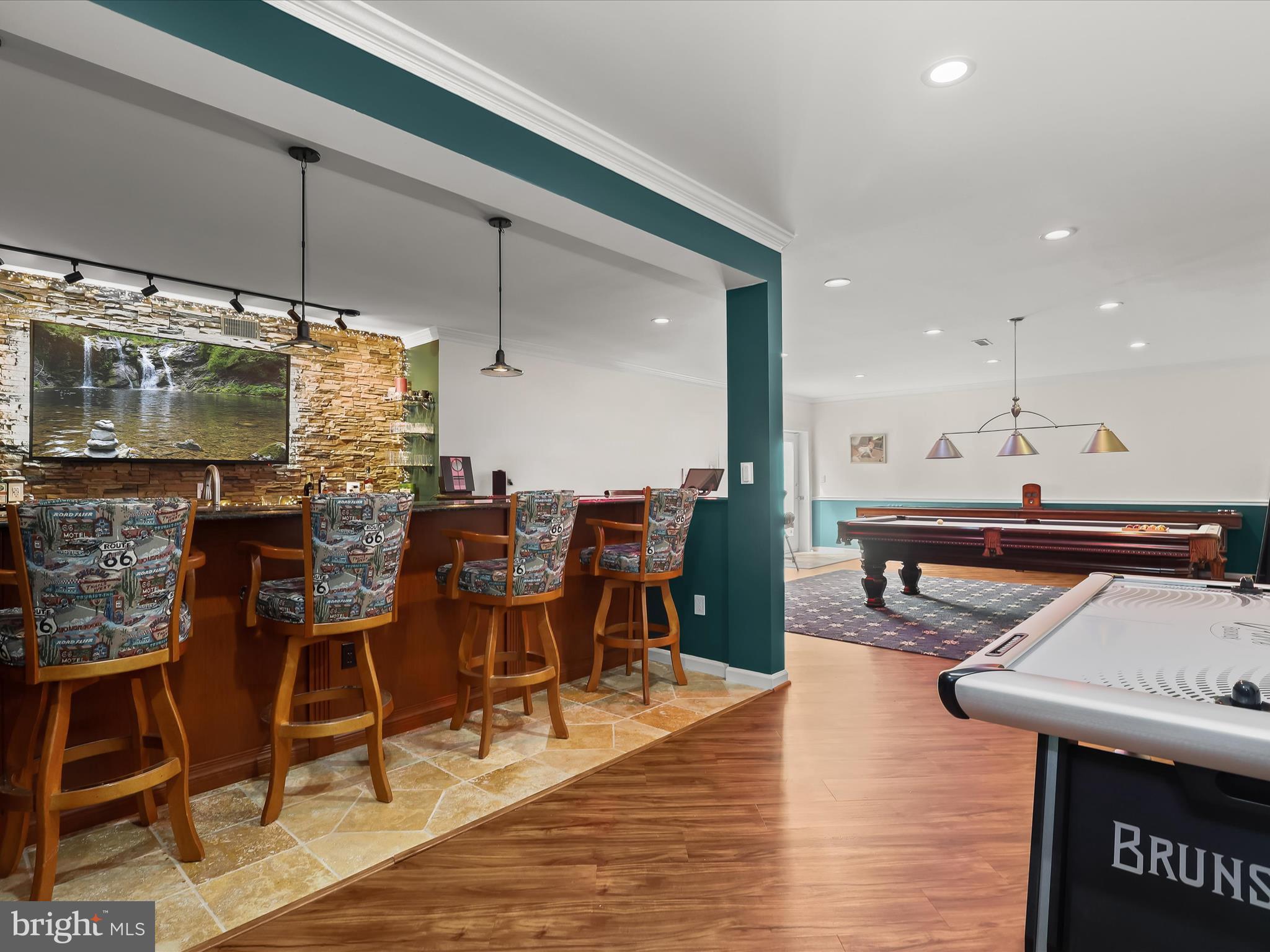 SOUTH RIVER COLONY - Residential