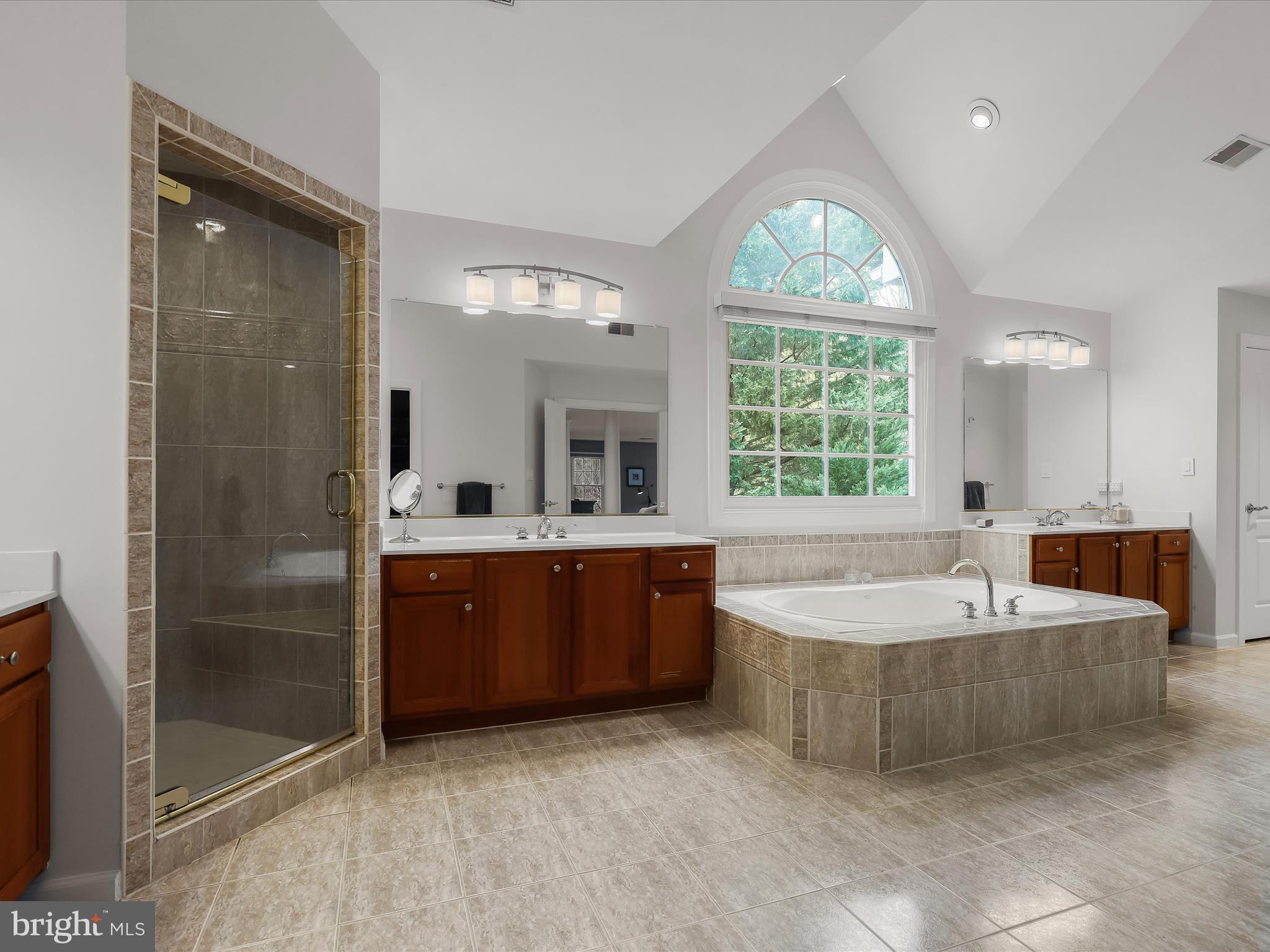 SOUTH RIVER COLONY - Residential