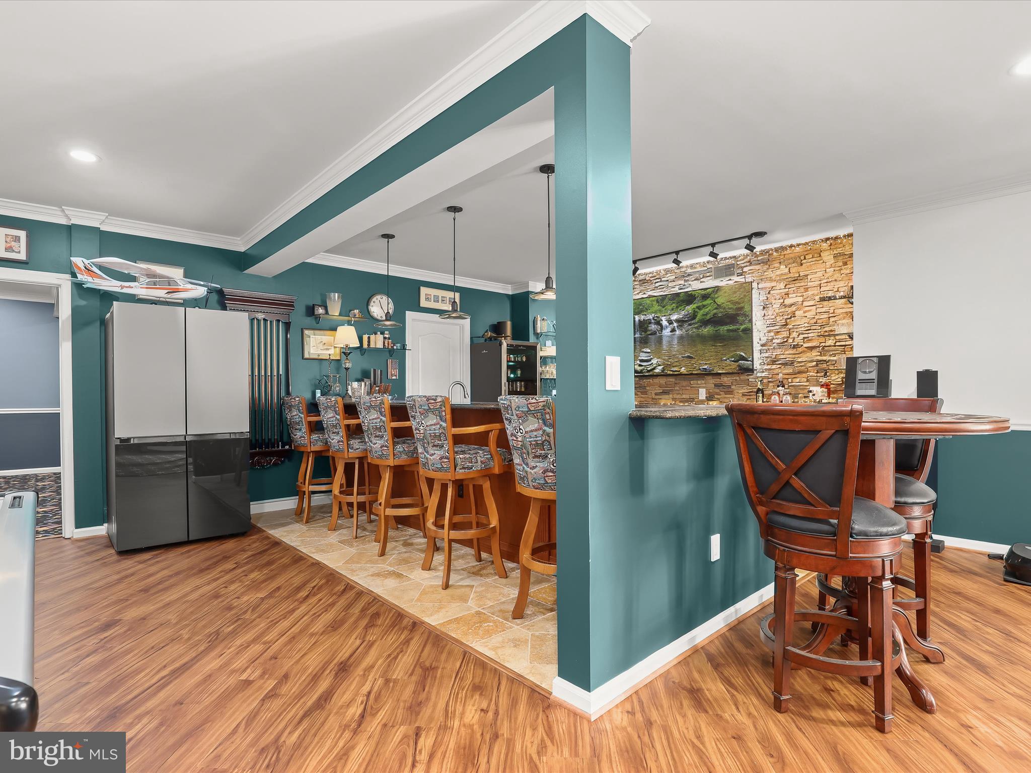 SOUTH RIVER COLONY - Residential