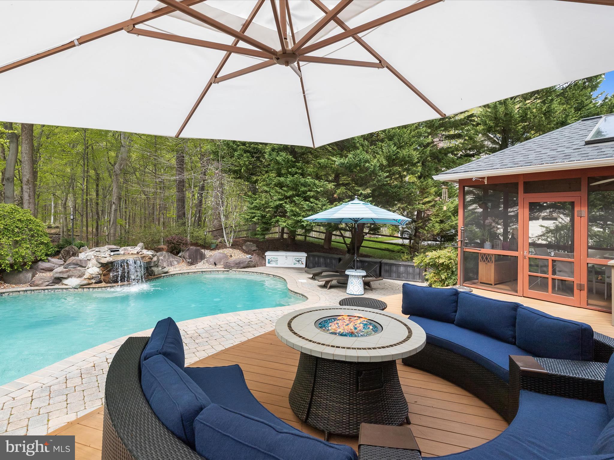 SOUTH RIVER COLONY - Residential