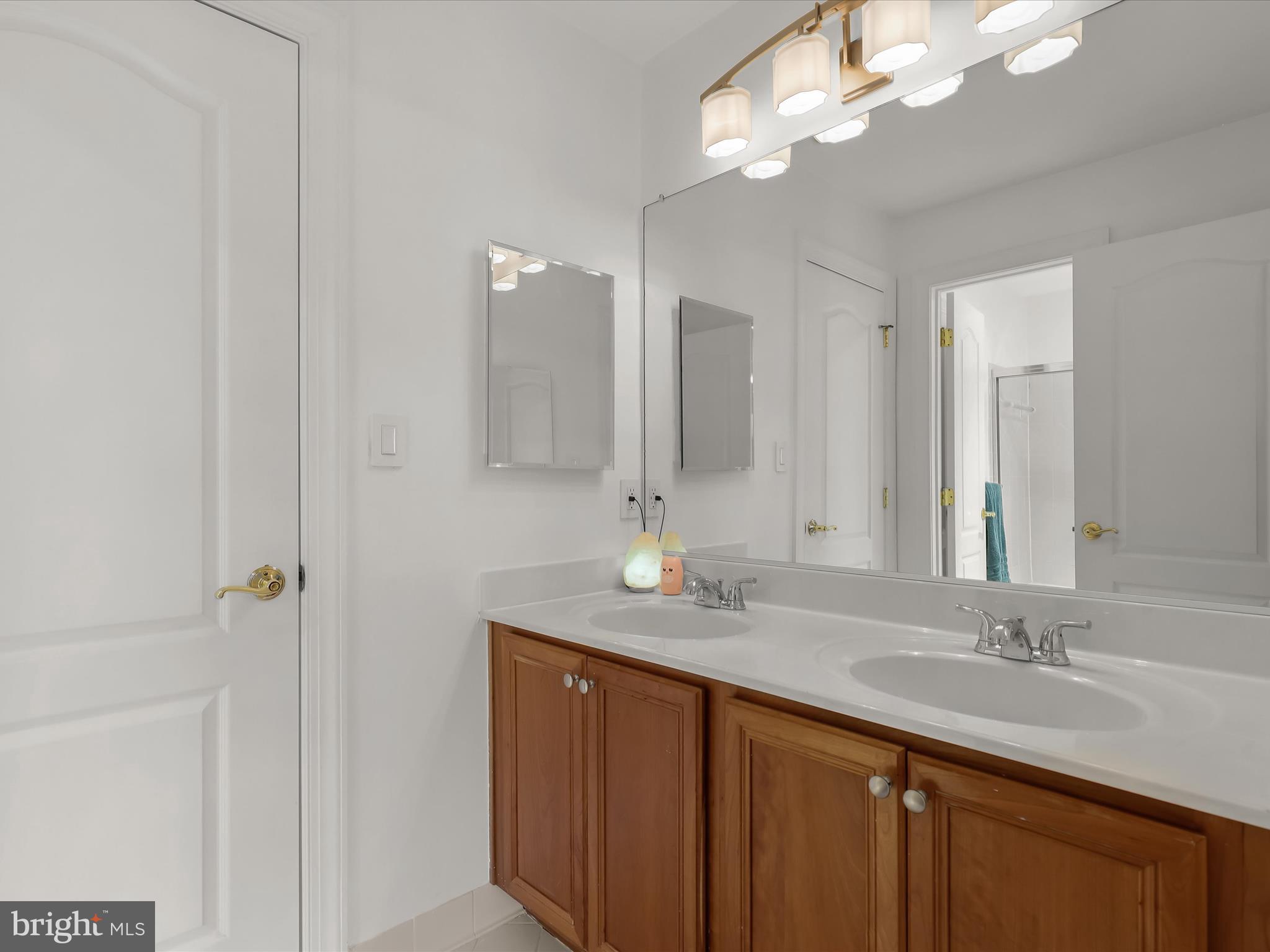 SOUTH RIVER COLONY - Residential