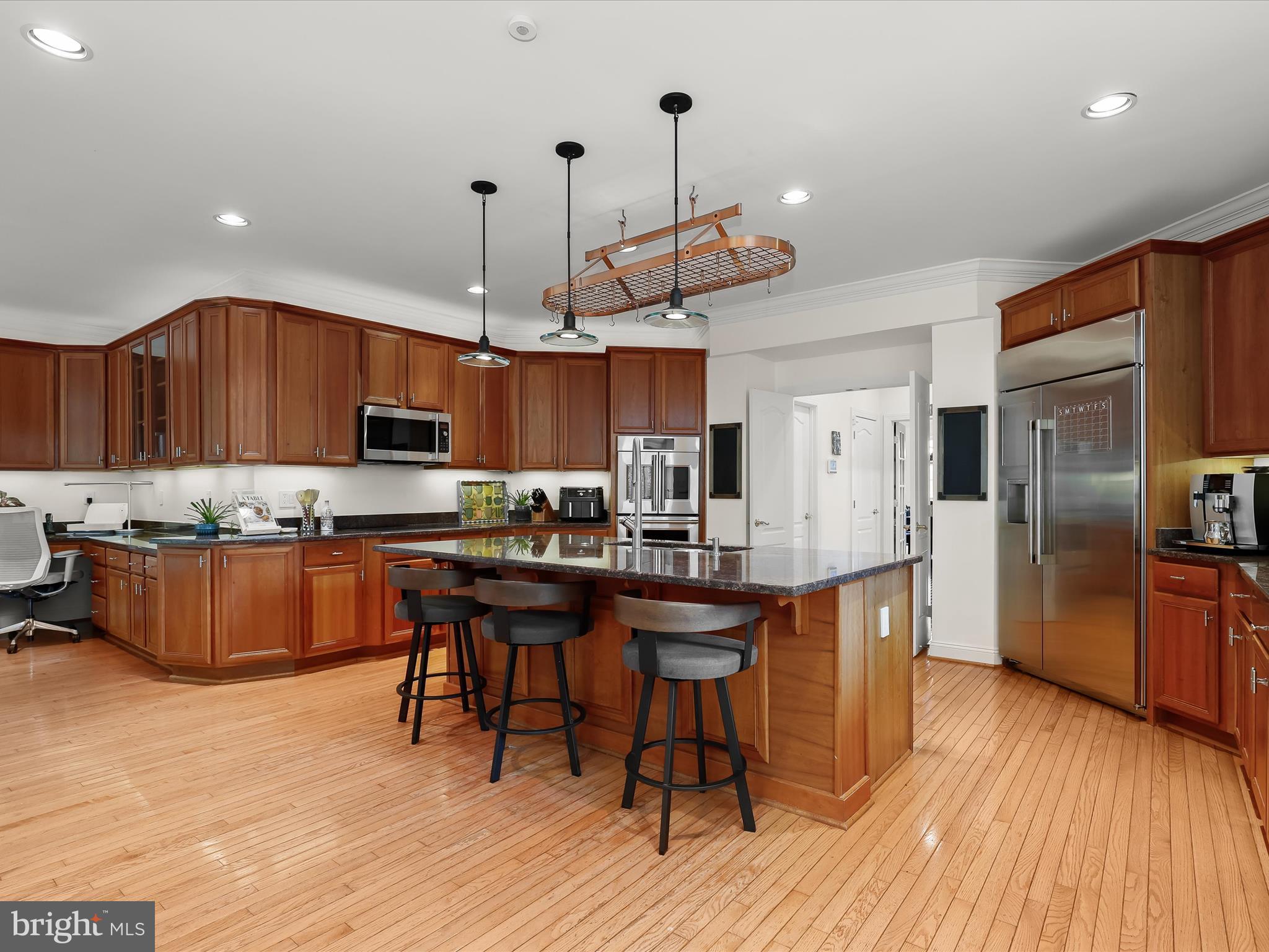 SOUTH RIVER COLONY - Residential