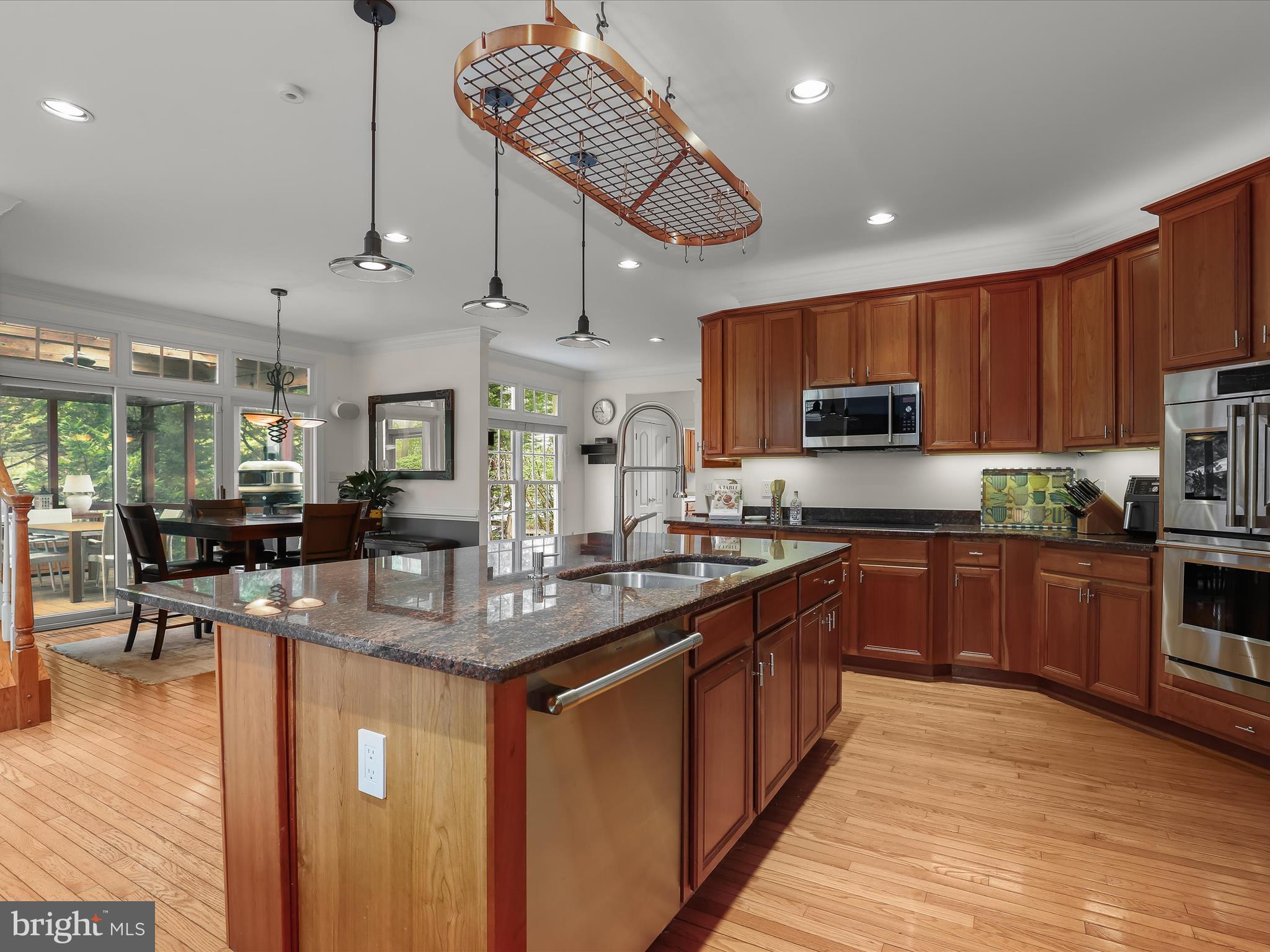 SOUTH RIVER COLONY - Residential