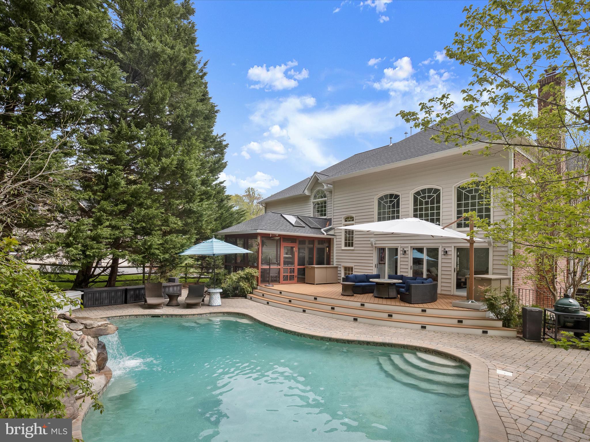 SOUTH RIVER COLONY - Residential