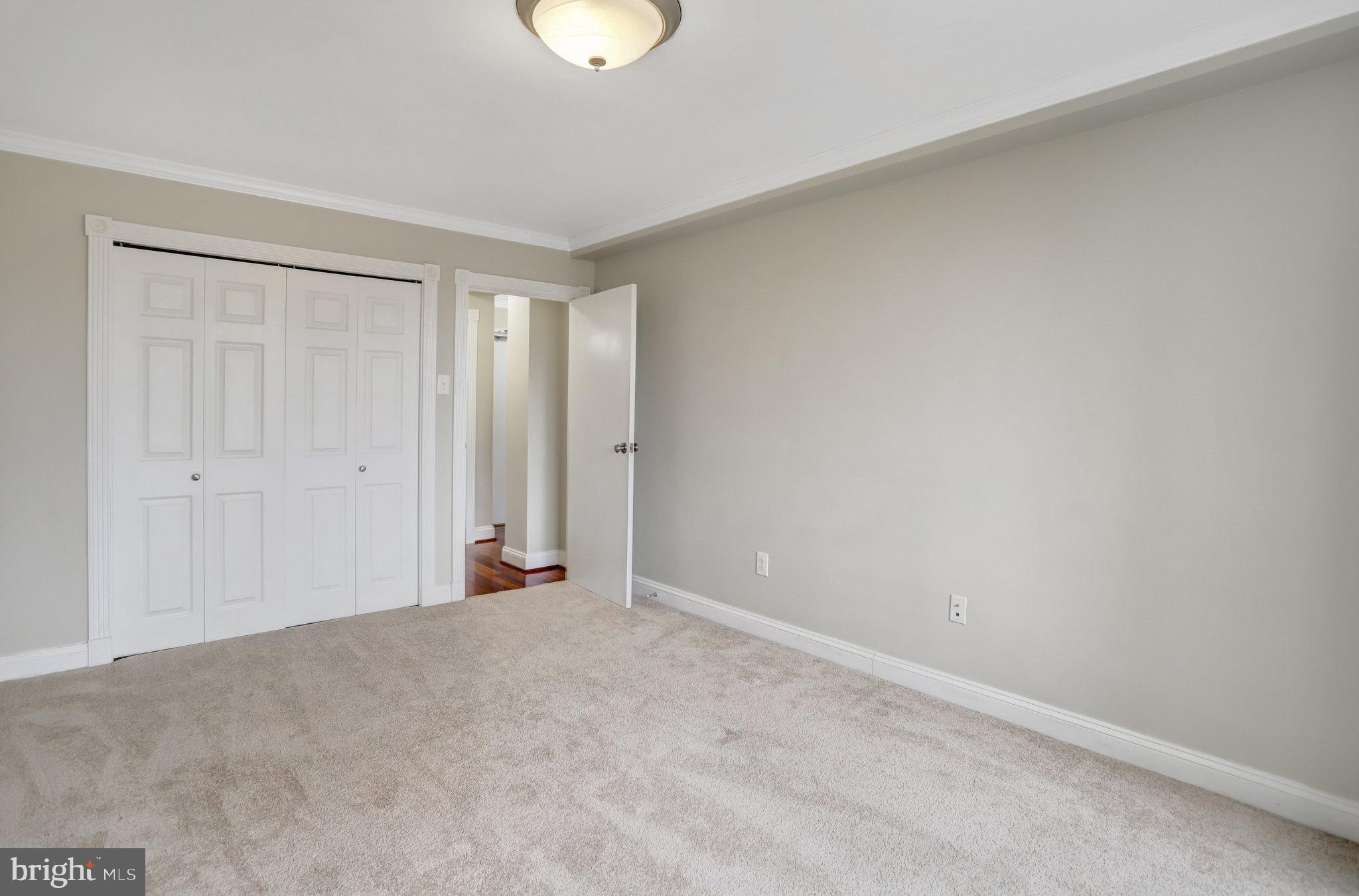 RIVER TOWERS - Residential