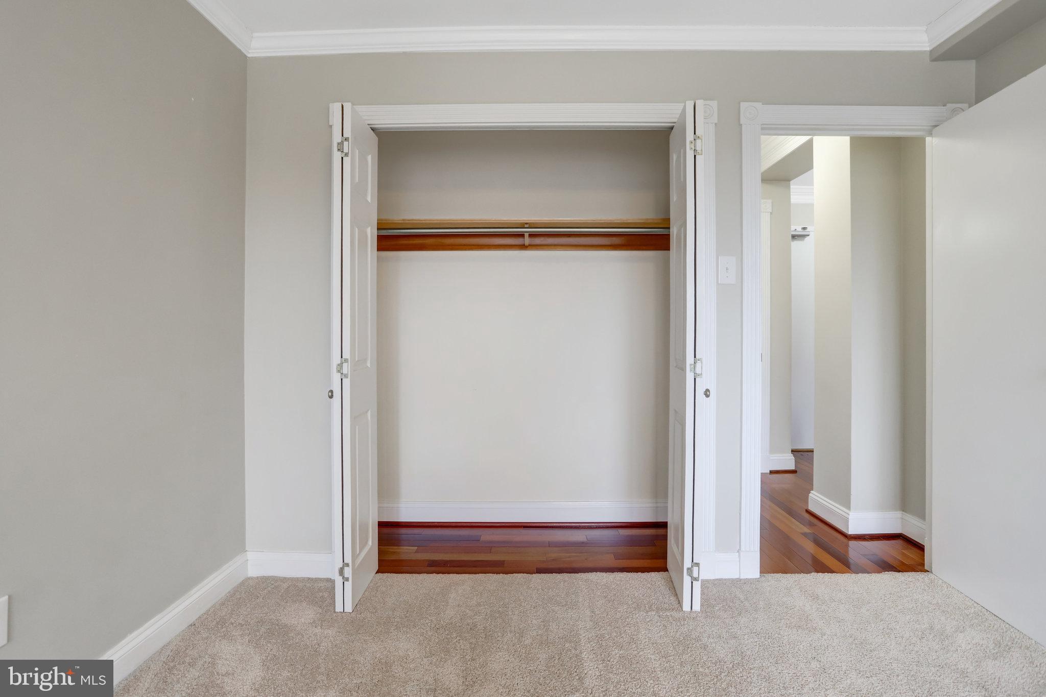 RIVER TOWERS - Residential