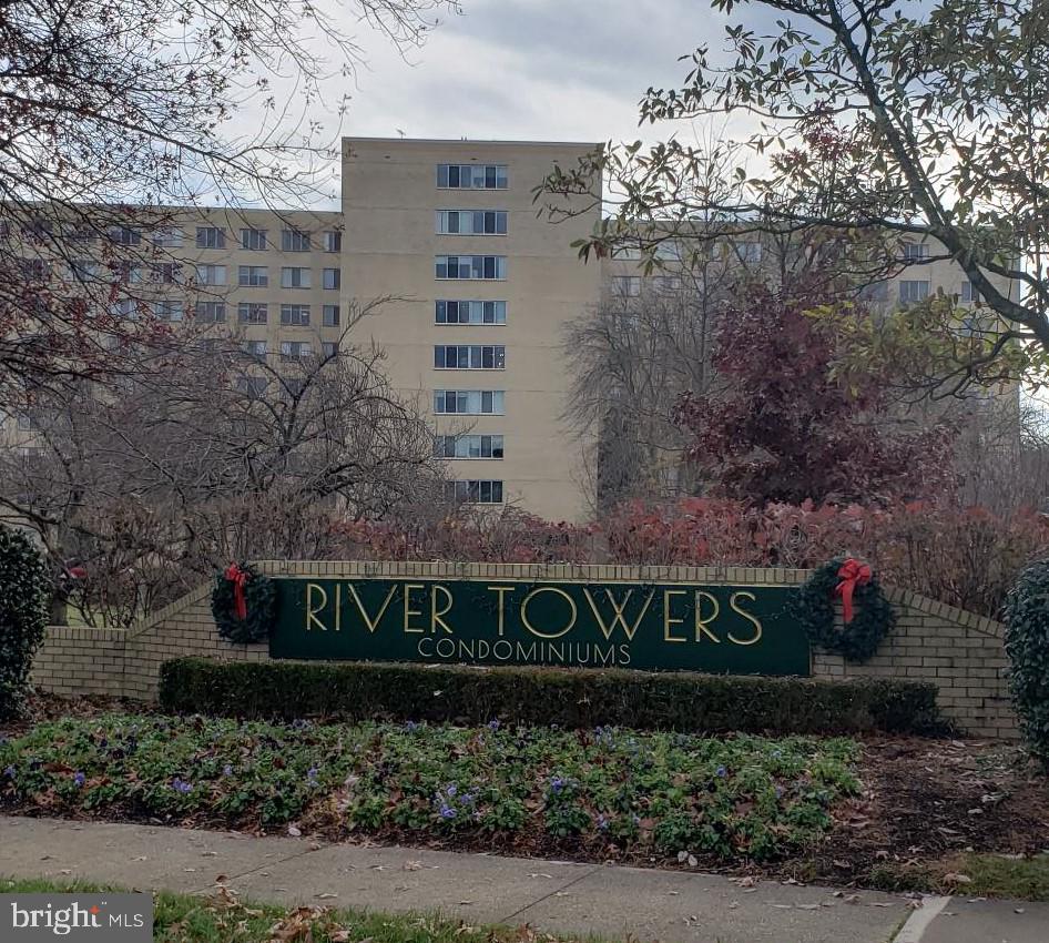 RIVER TOWERS - Residential