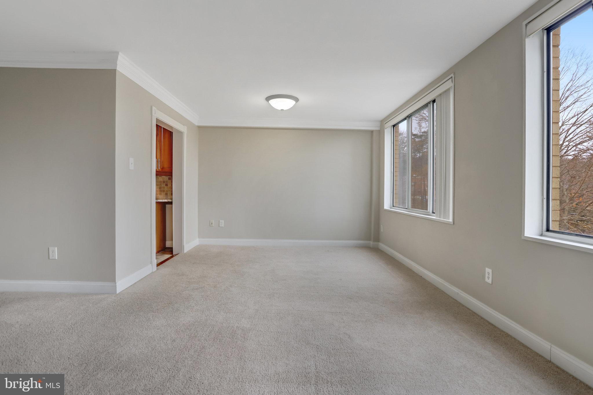 RIVER TOWERS - Residential