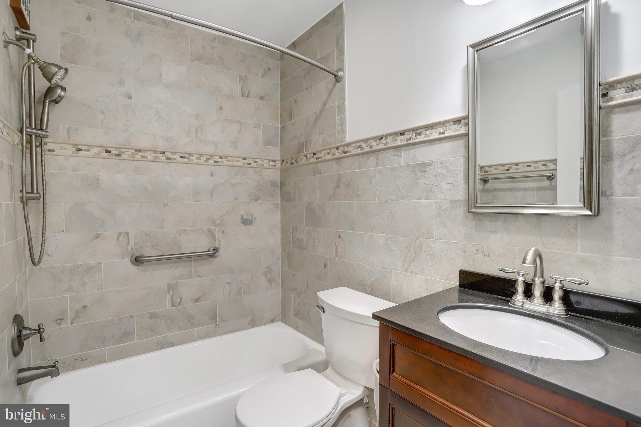 RIVER TOWERS - Residential