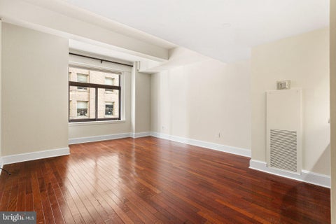 Condo For Sale - 1500 Chestnut Street #13E<br/> Philadelphia County, PHILADELPHIA, PA 19102