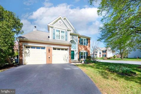 Photo of 46554 Cedarhurst Drive, STERLING, VA 20165 (MLS # VALO2120316)