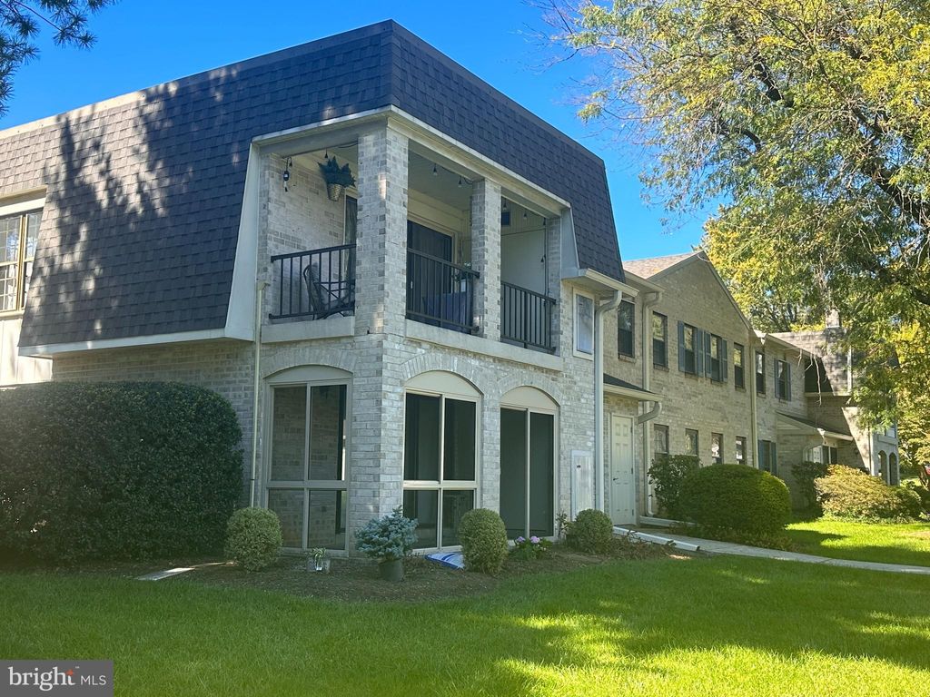 Photo of 314 Valleybrook Drive, Lancaster, PA 17601 (MLS # PALA2041810)