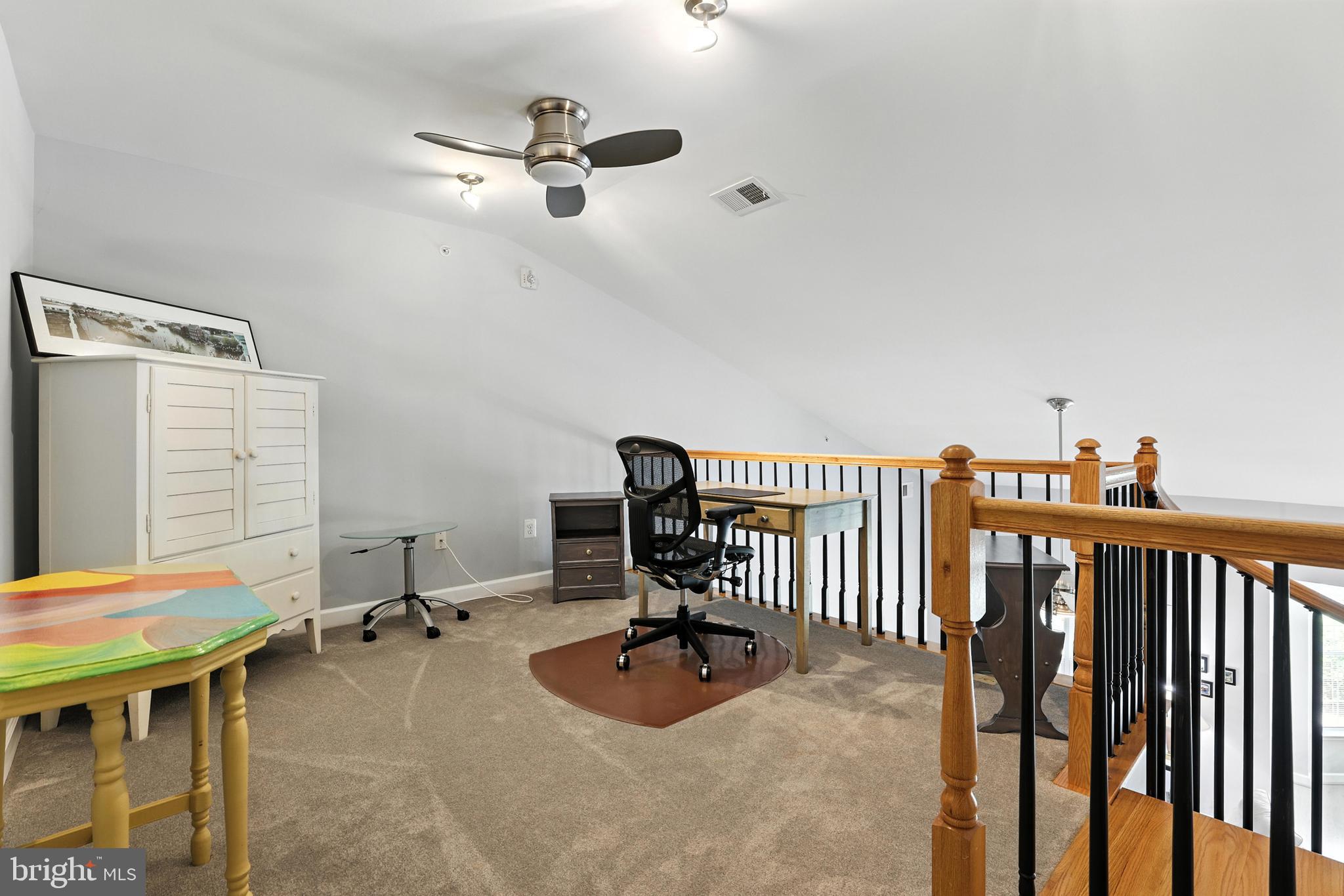 FOUR SEASONS - Residential