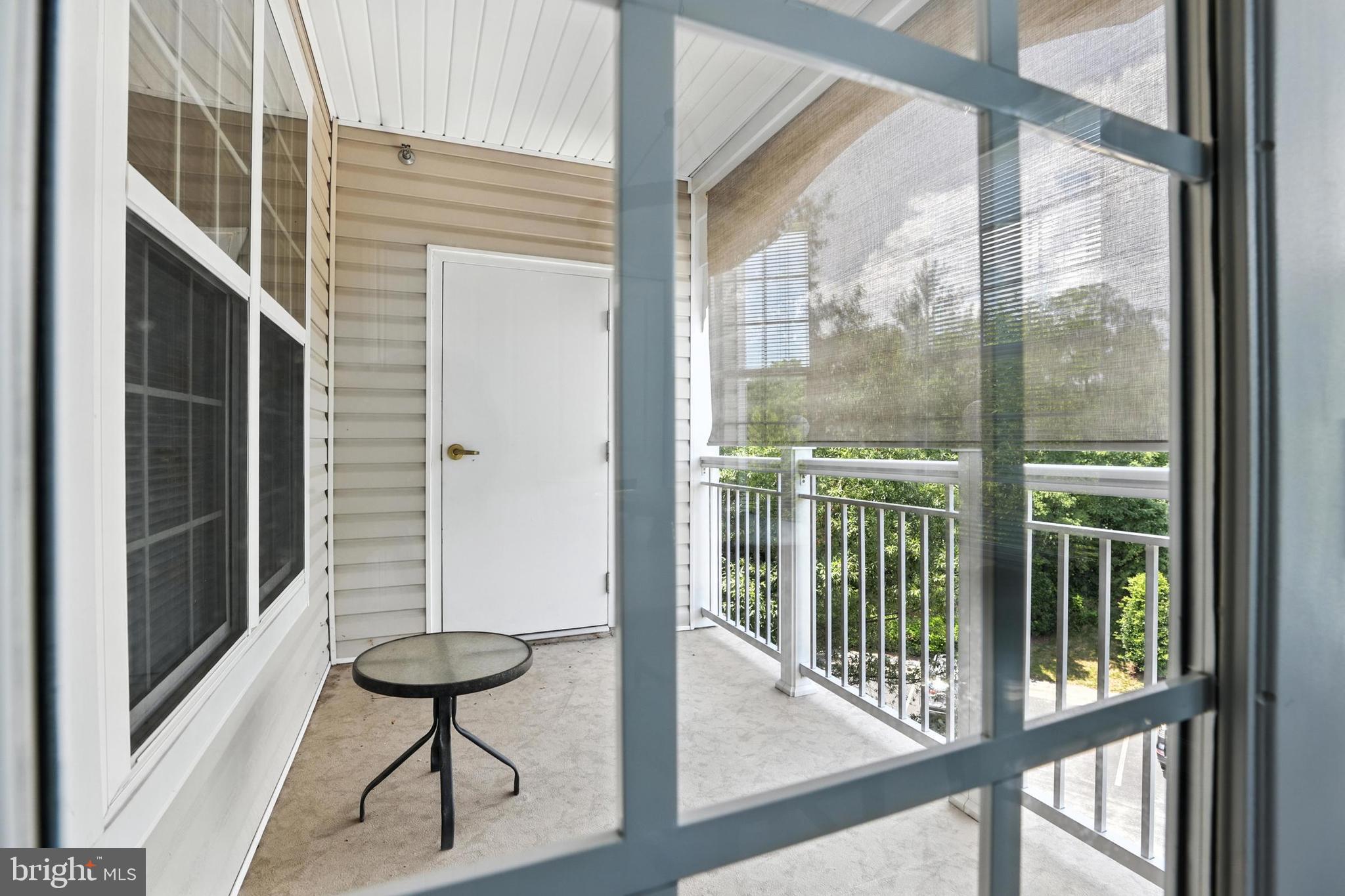 FOUR SEASONS - Residential