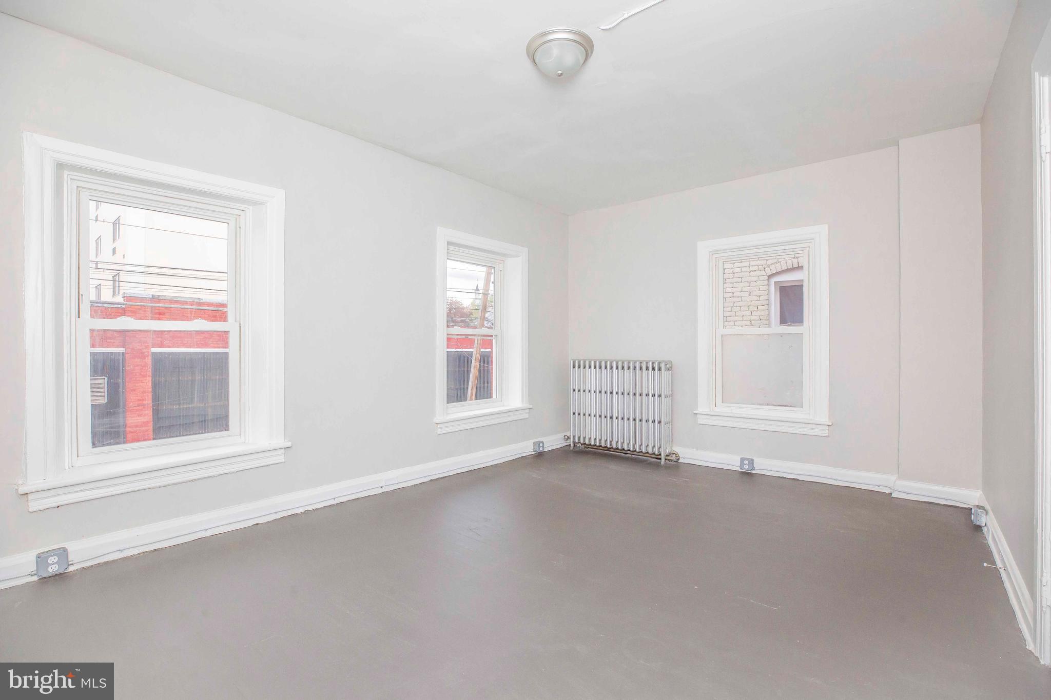 HAGERSTOWN - Residential