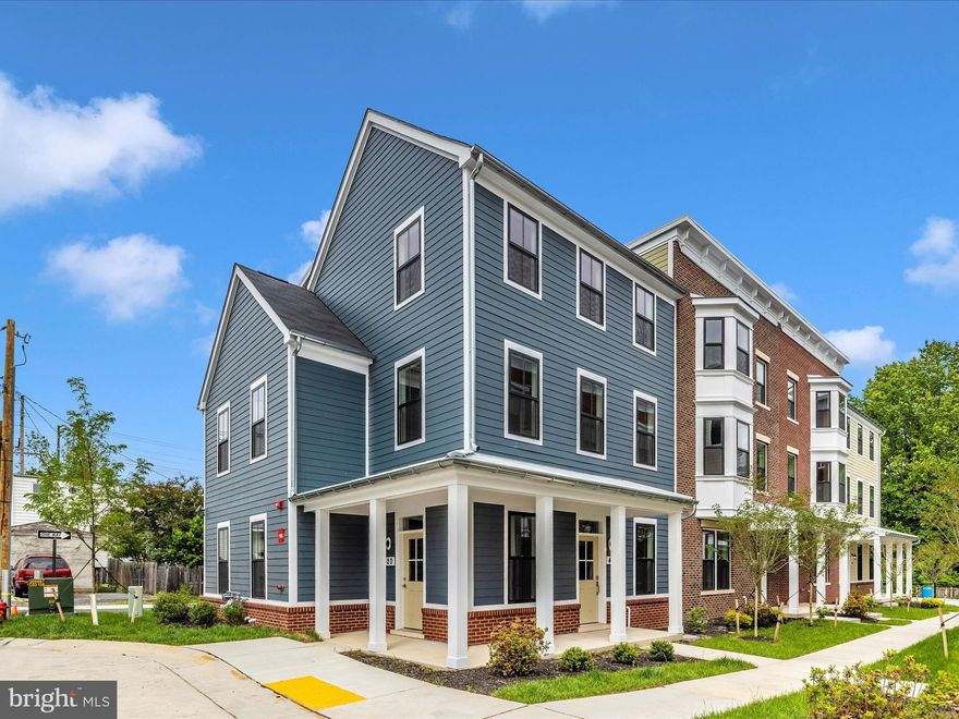 READY NOW! Developer AKTO Homes presents new construction, luxury townhomes. Quiet residential enclave nestled in the heart of Historic, Downtown Frederick. Exceptional craftsmanship. All homes feature  upscale, designer finishes, 2-car attached garage and private balcony. Built by local builder Putnam Homes. Units 420 and 422 are complete and ready for immediate occupancy! Starting price $895,000.