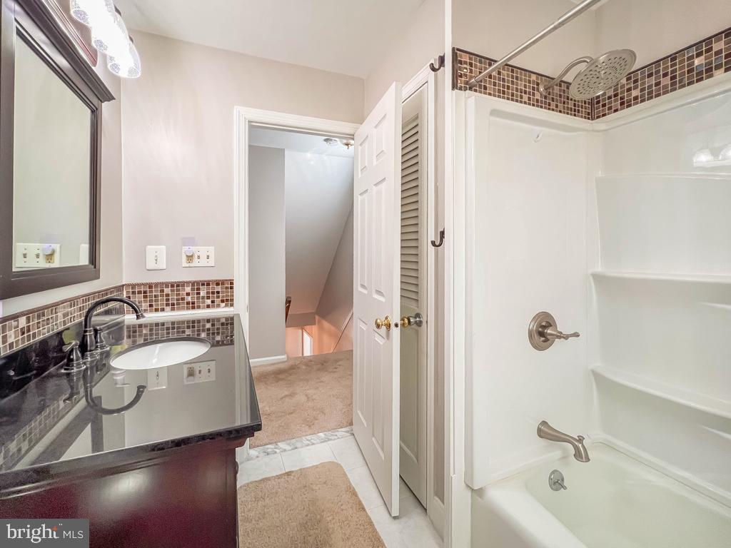 HIGHLAND PARK - Residential Lease