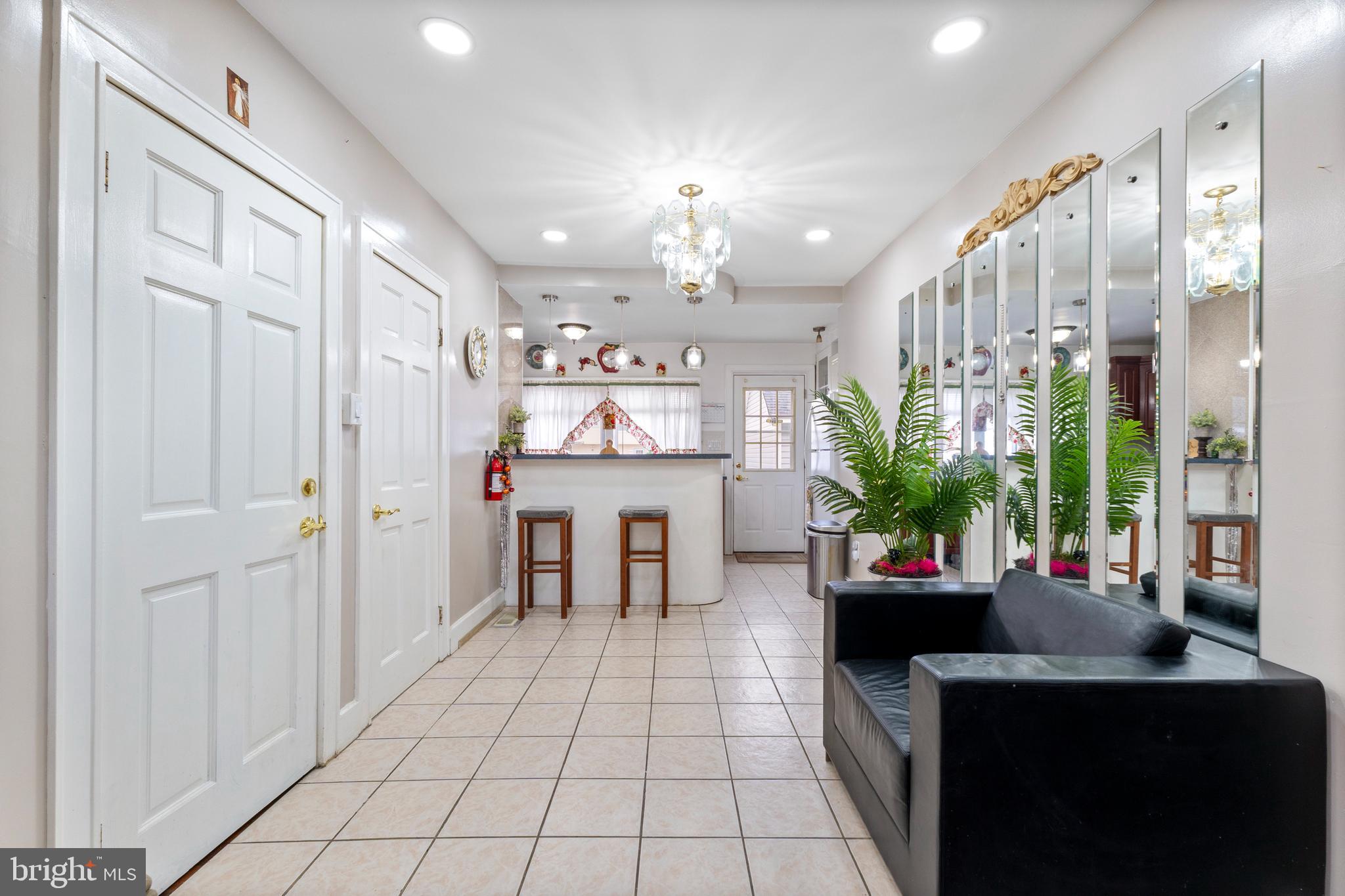 122 S LINCOLN AVENUE