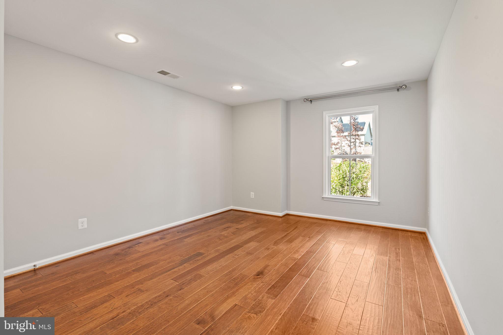 BRAMBLETON - Residential