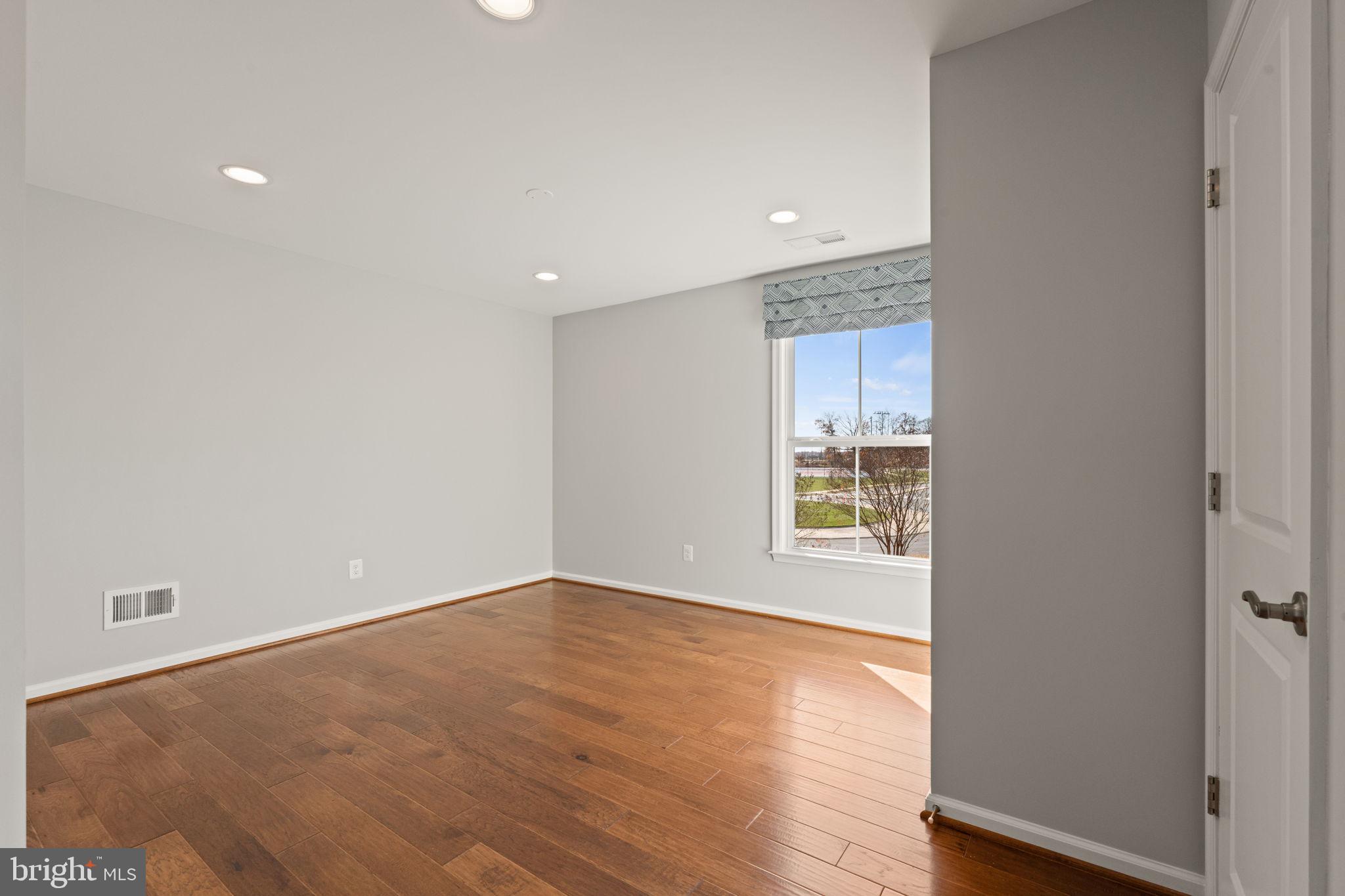 BRAMBLETON - Residential