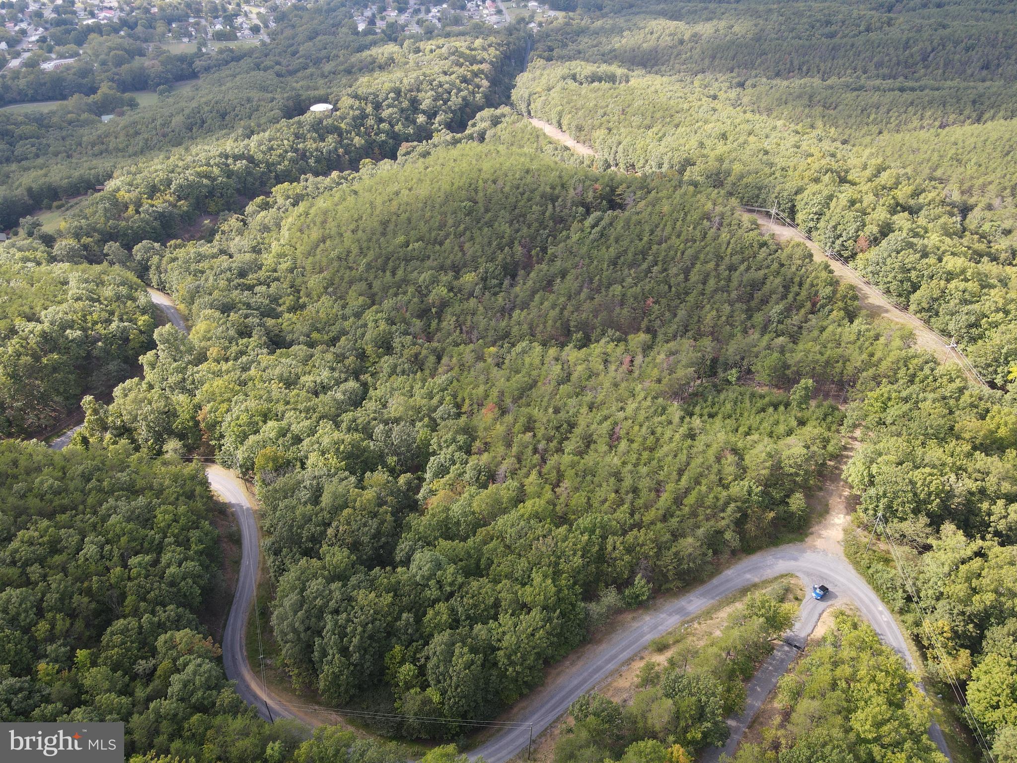 WOODLAND ESTATES - Land