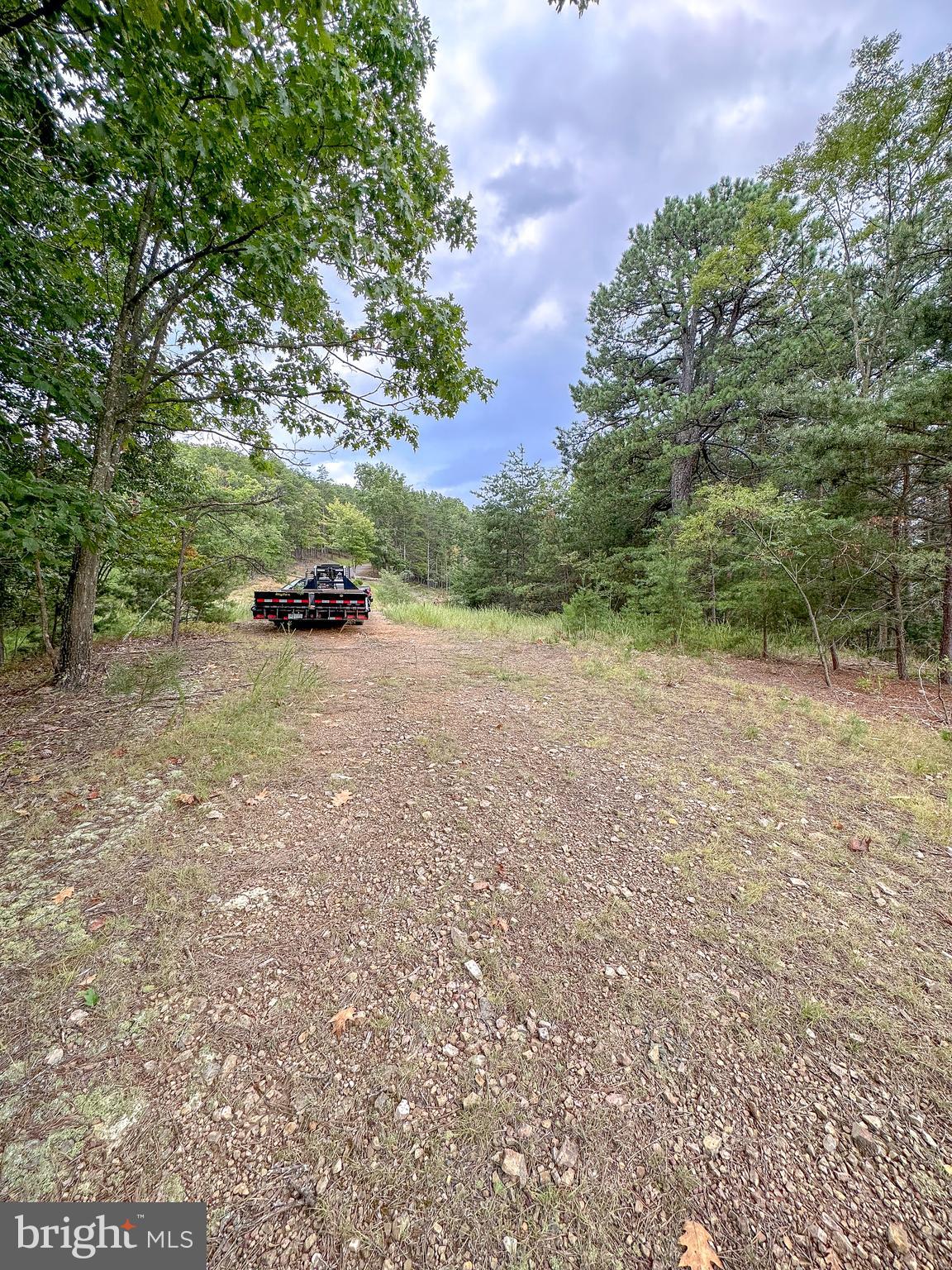 WOODLAND ESTATES - Land