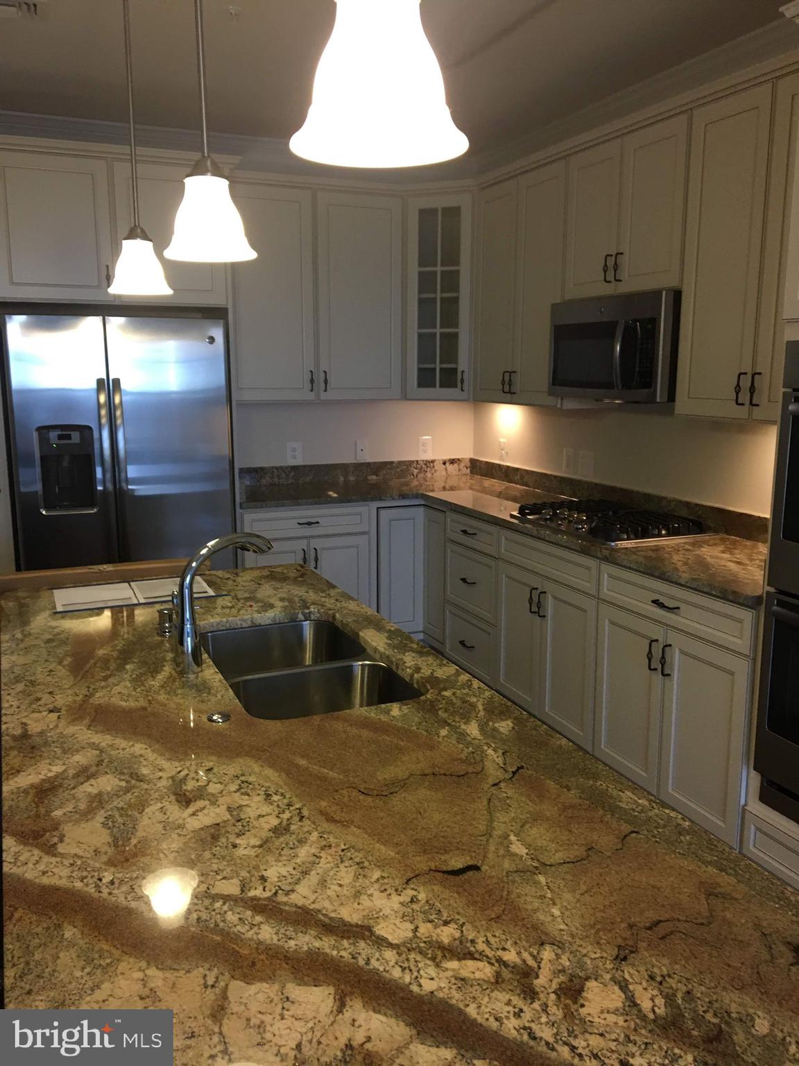 DISCOVERY SQUARE - Residential Lease