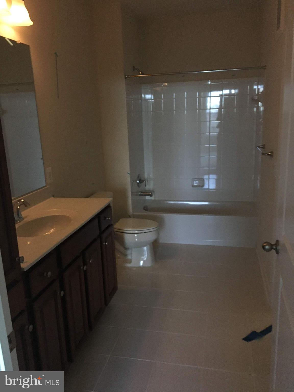 DISCOVERY SQUARE - Residential Lease