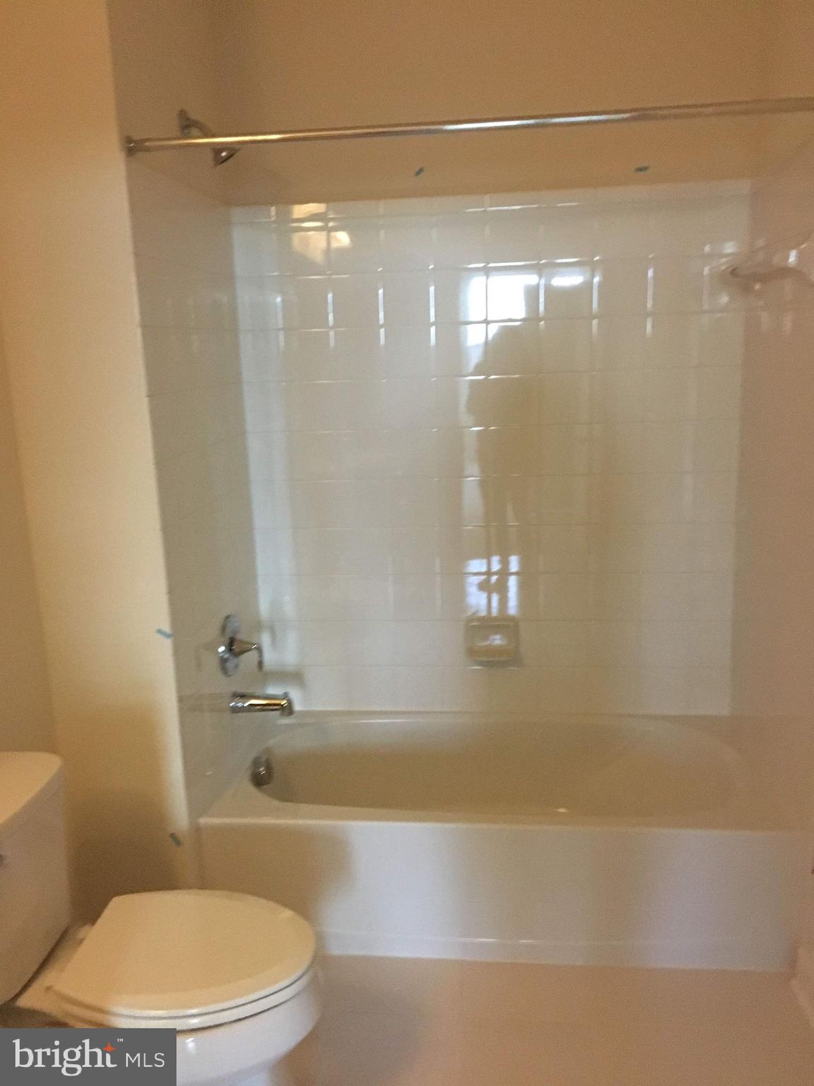 DISCOVERY SQUARE - Residential Lease