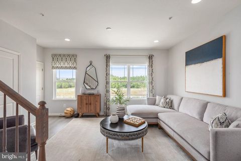 Condo For Sale - 6 Victorian Way<br/> Gloucester County, WEST DEPTFORD, NJ 08096