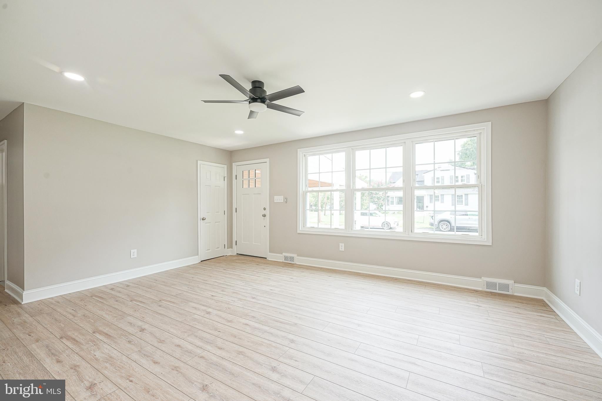 412 W CEDAR AVENUE