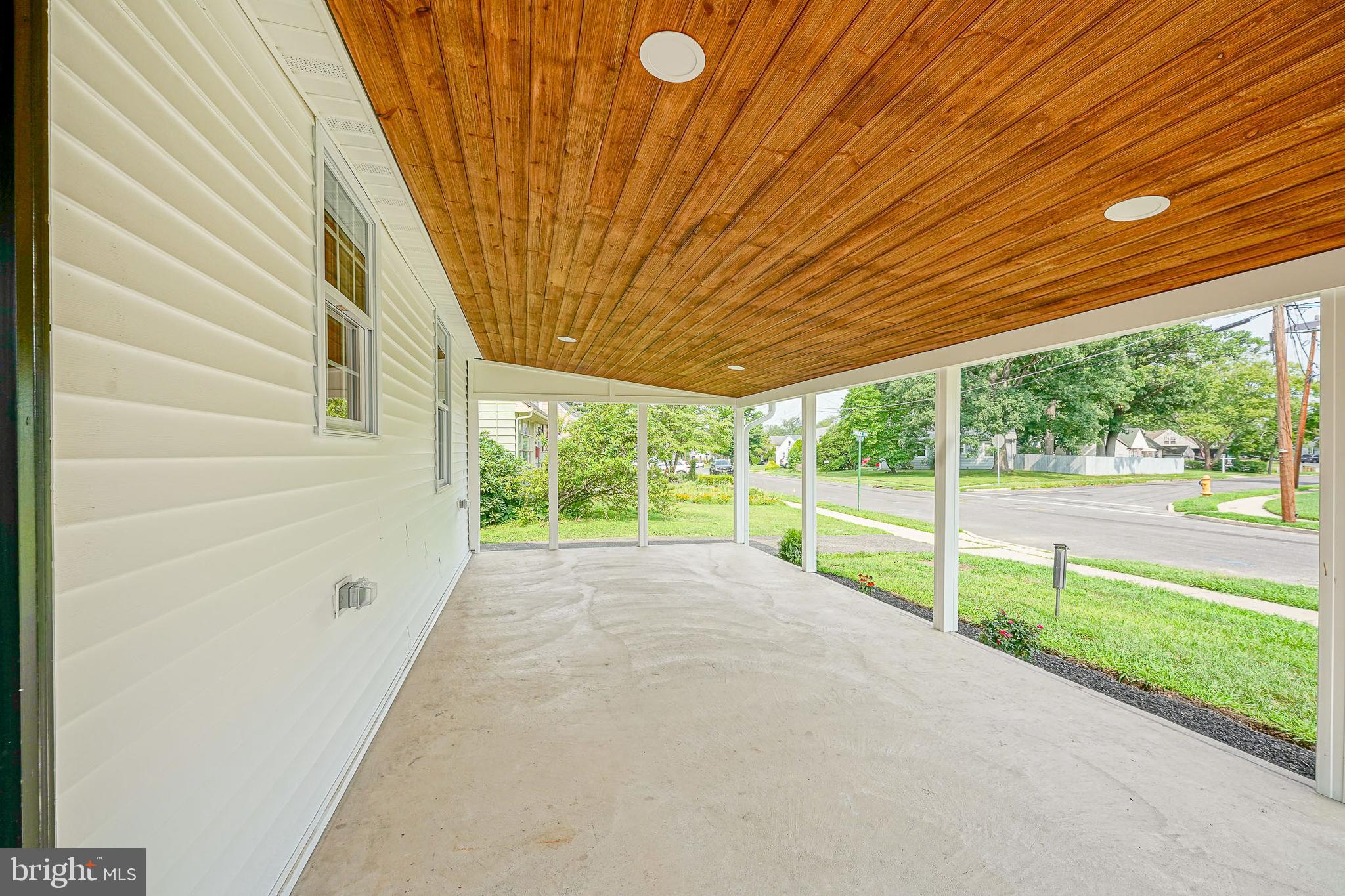 412 W CEDAR AVENUE